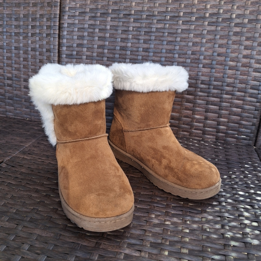 Brown Suede Boots with White Fur Trim Size 9